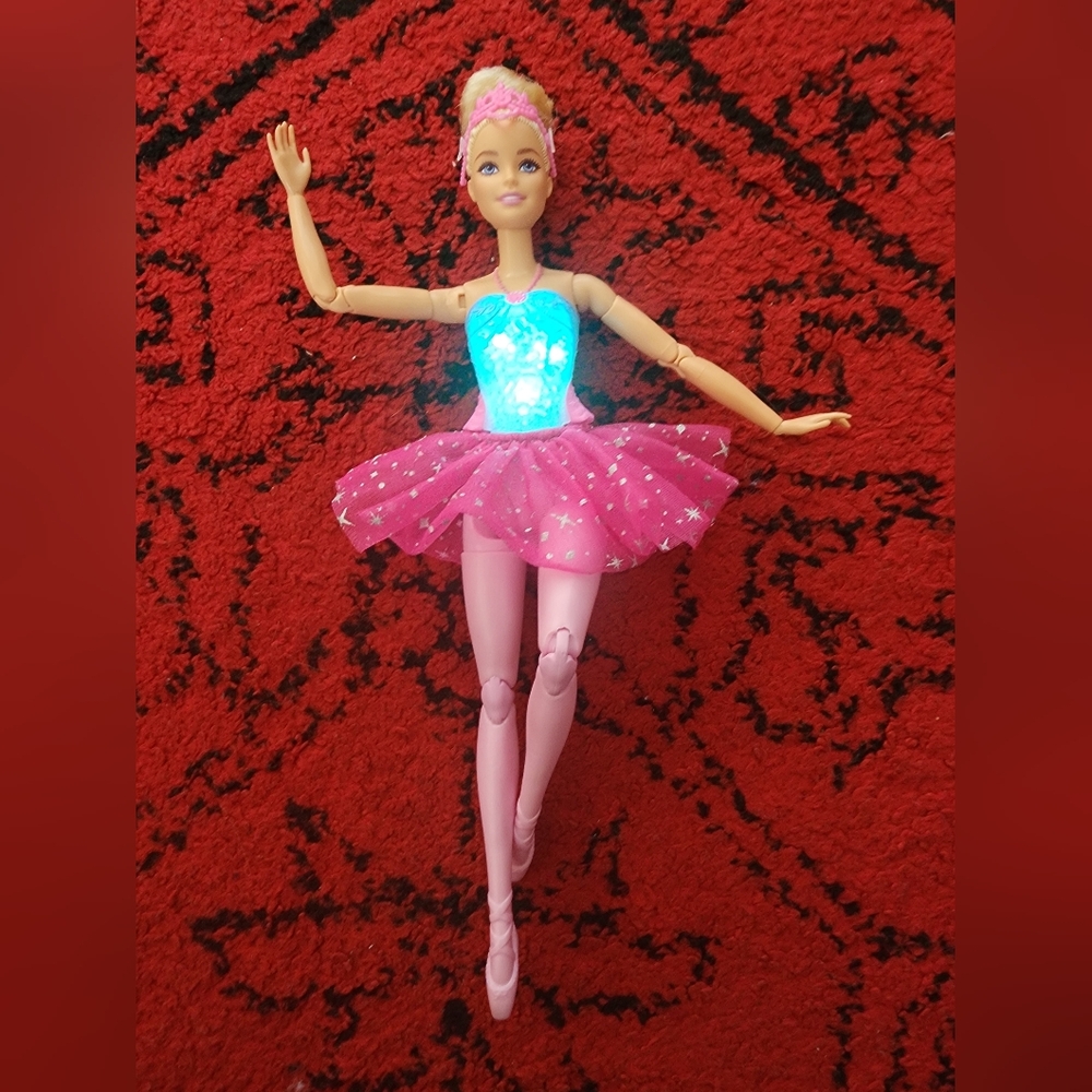 Barbie - Ballerina Dreamtopia Twinkle Toes - Lights Up - Articulated